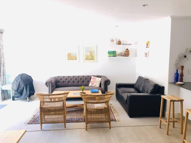 Victorian Karoo Cottage in Cape Town gallery image 2