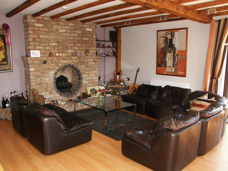 Lounge 1