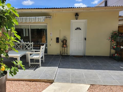 House Garden Parking 10 min Airport / Metro 14