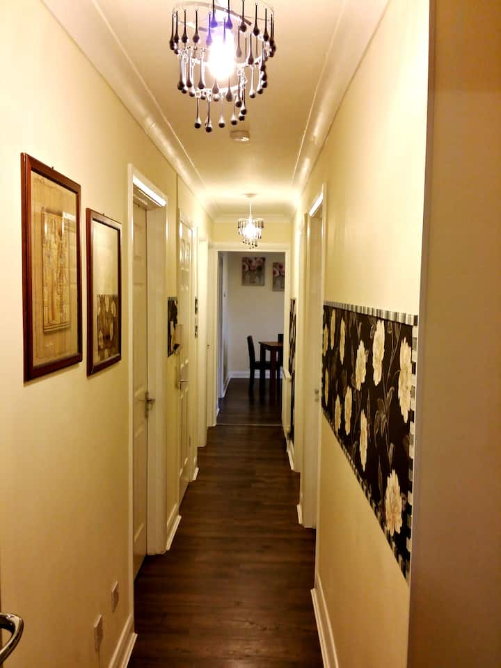 3 Bedroom Apt - Free Parking  & Wifi 350mbps - Glasgow