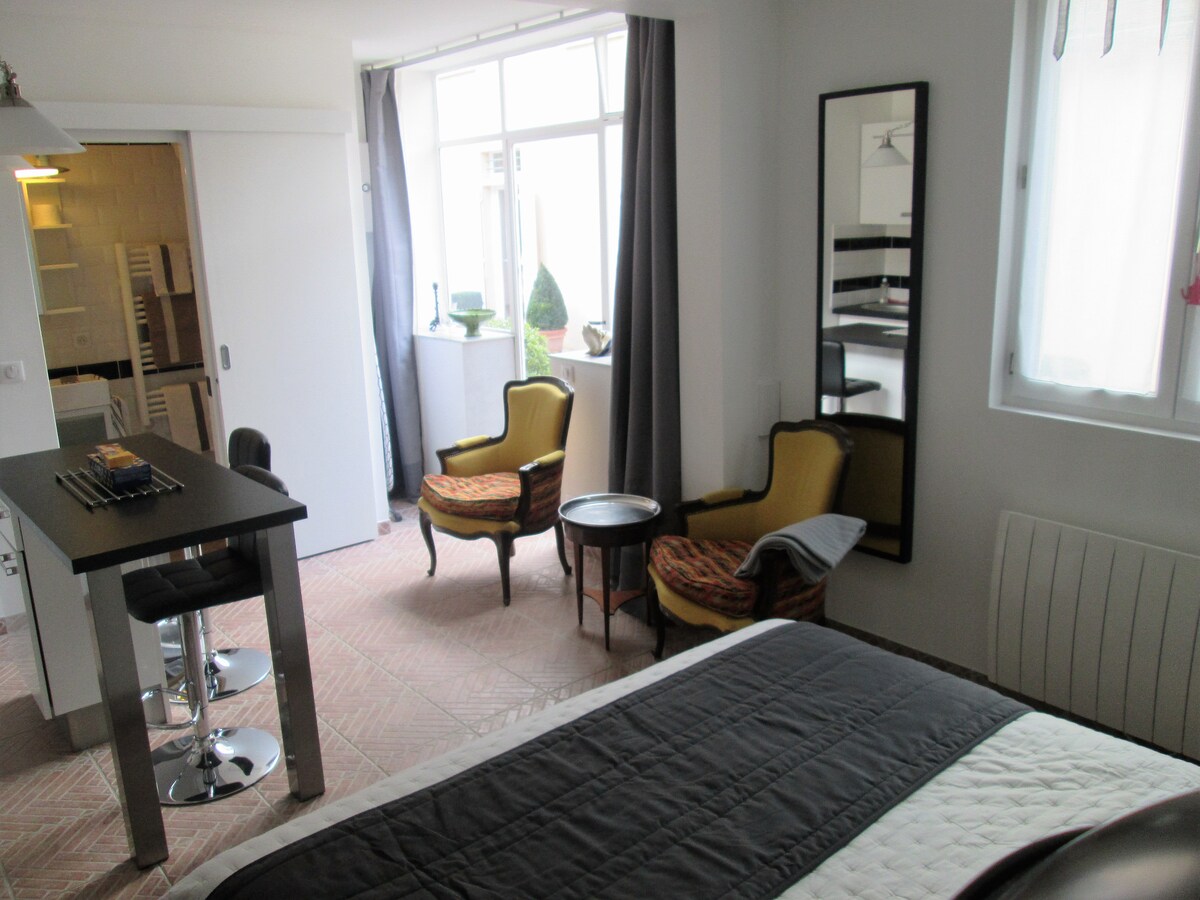 Popular Airbnb listing: THE WORKSHOP in Maisons Laffitte