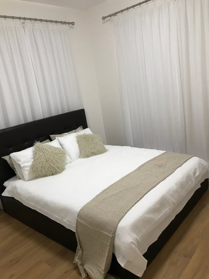 ห้องนอน 3 พร้อมเตียงคู่