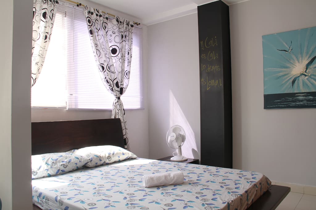 Loft studio with full equipped kitchenette, desk, double bed, private bathroom and table.
Roosevelt26.EscapeToCali.com