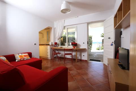 Beach-side with pool-Salina C apt.