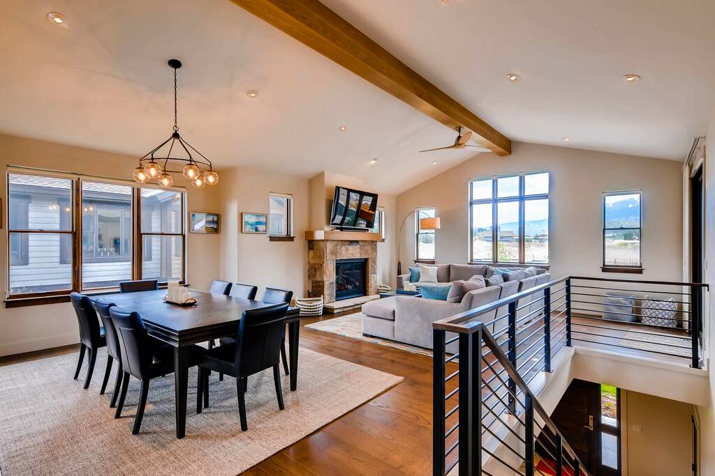 Upper Level offers nice, open layout