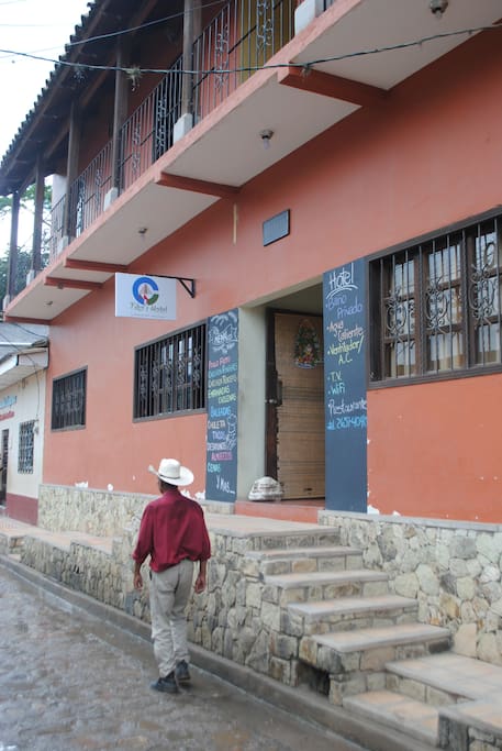Main Entrance. Entrada