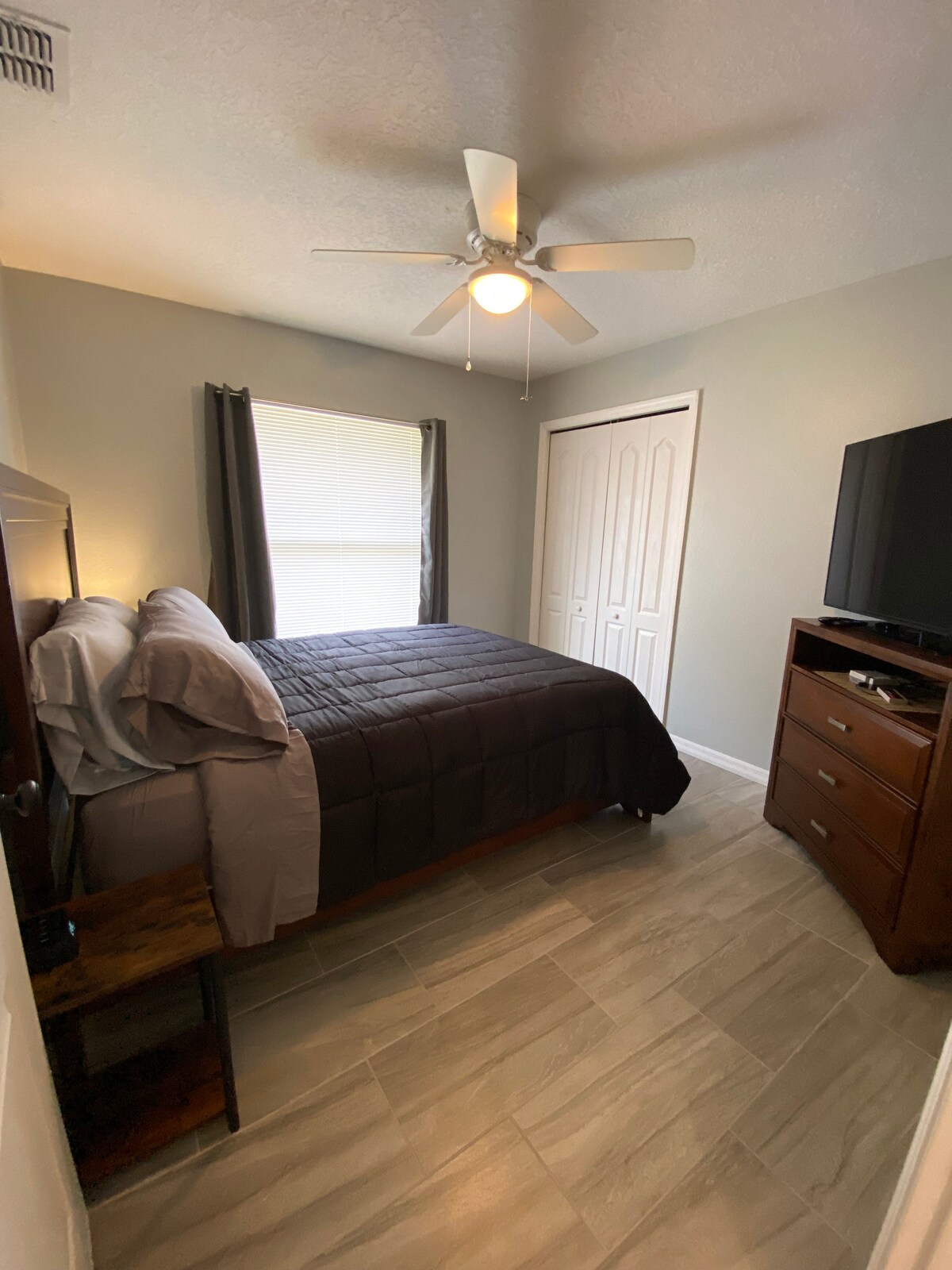 غرفة النوم 1