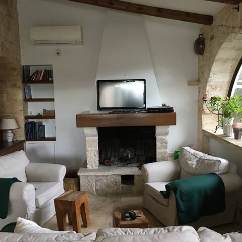 MASSERIA CON CAMPO TENNIS E PISCINA gallery image 3