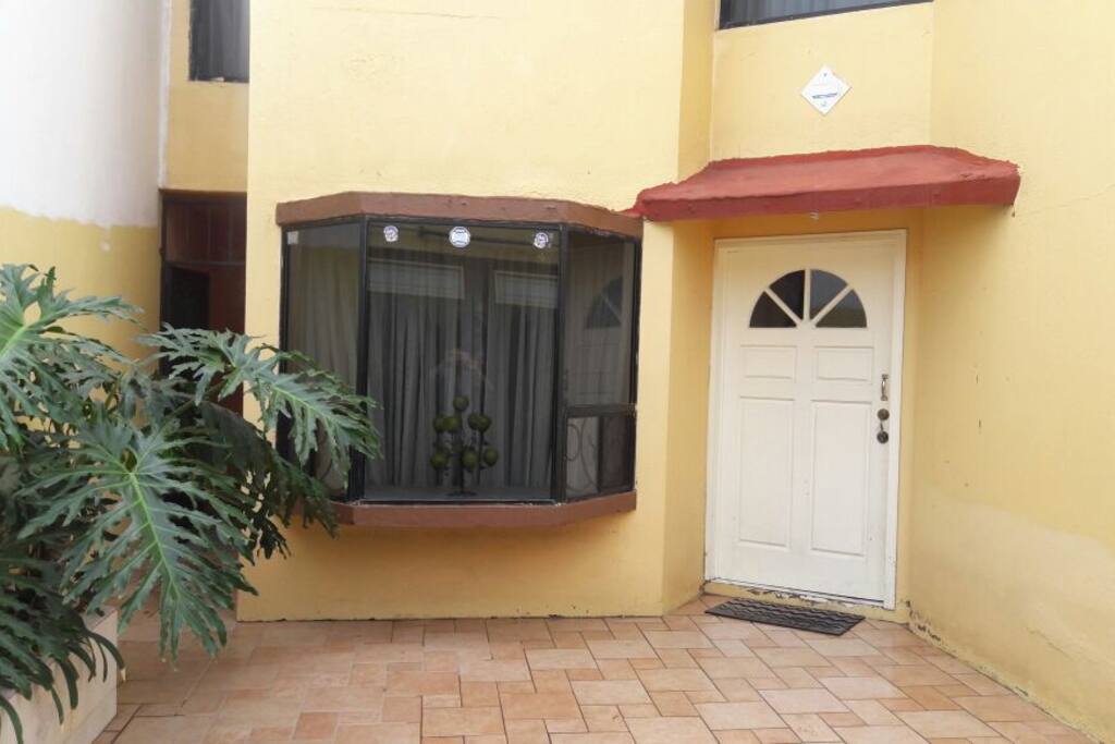 Entrada a la casa