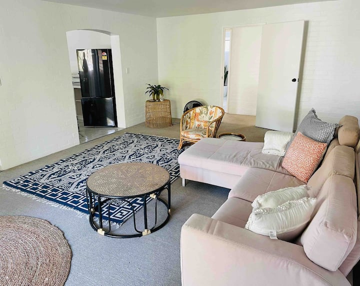 BEACH escape
ground floor apartment.300m to beach