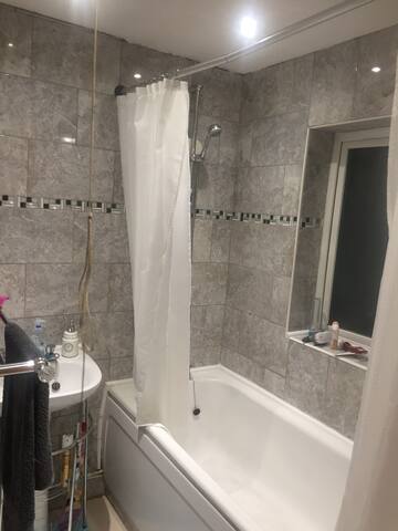Private Double Room close to L& D Hospital