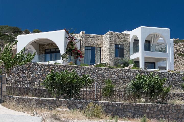 EVILIA LUXURY VILLA gallery image 5