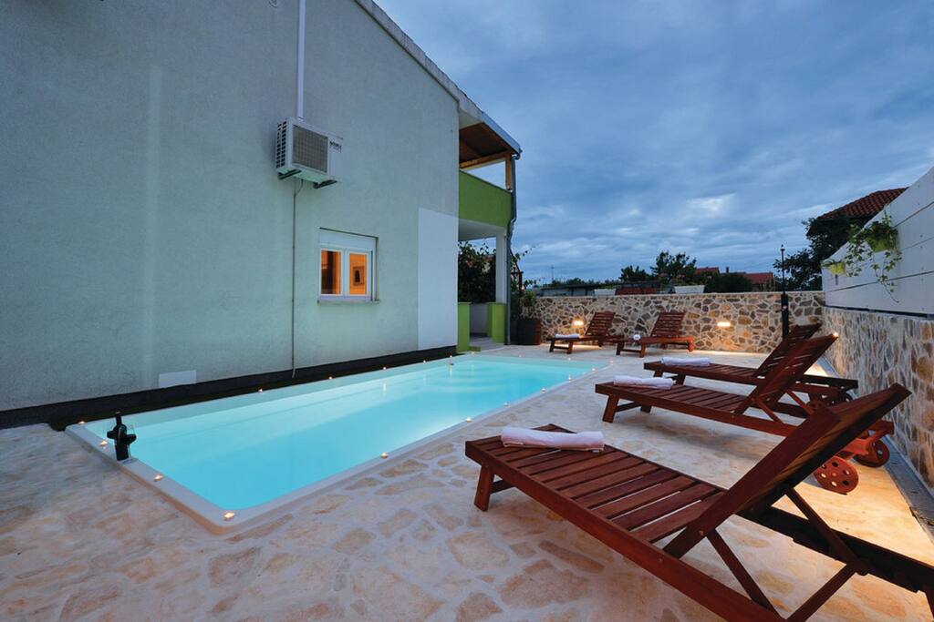 Holiday Home Swimming Pool