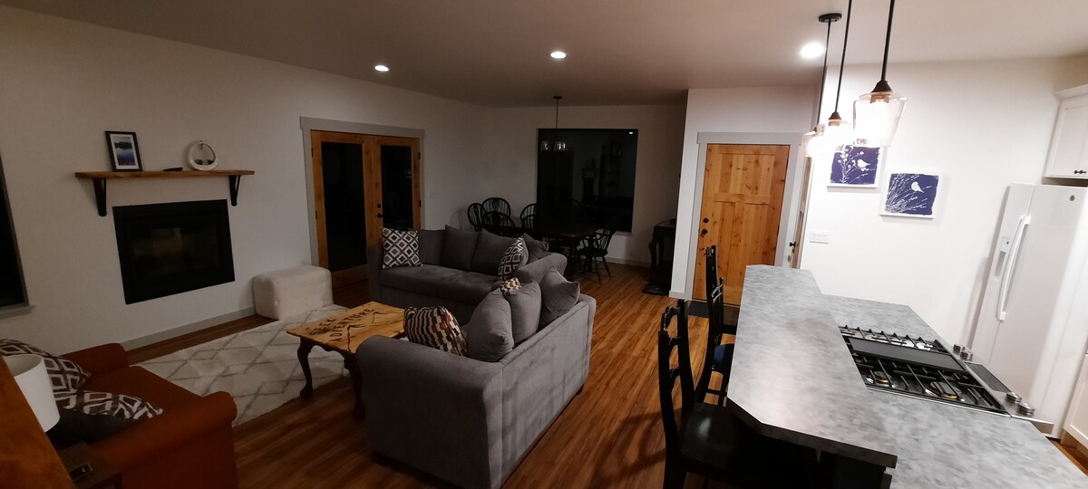 Top Airbnb: Columbia Mountain Backyard in Columbia Falls