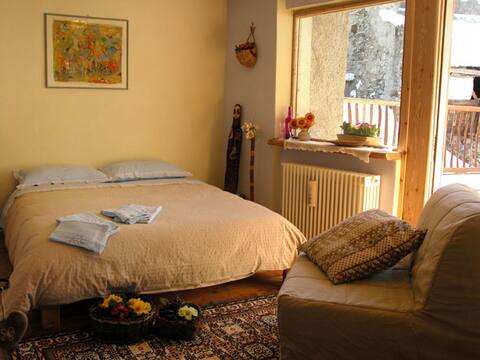 Provencal room with terrace