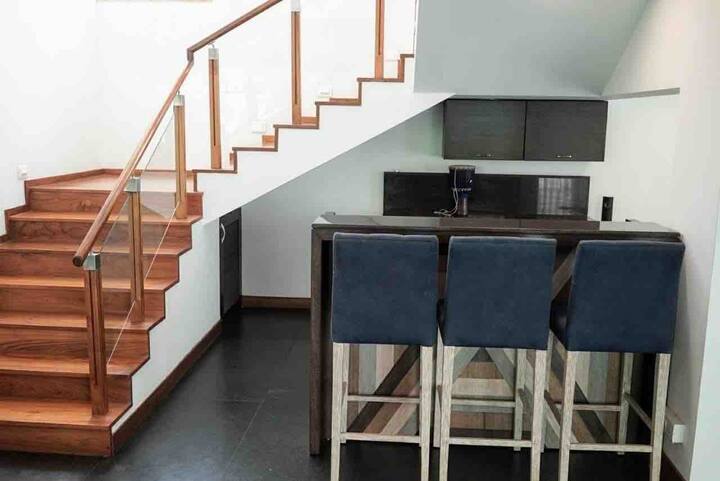 Dining area image 2