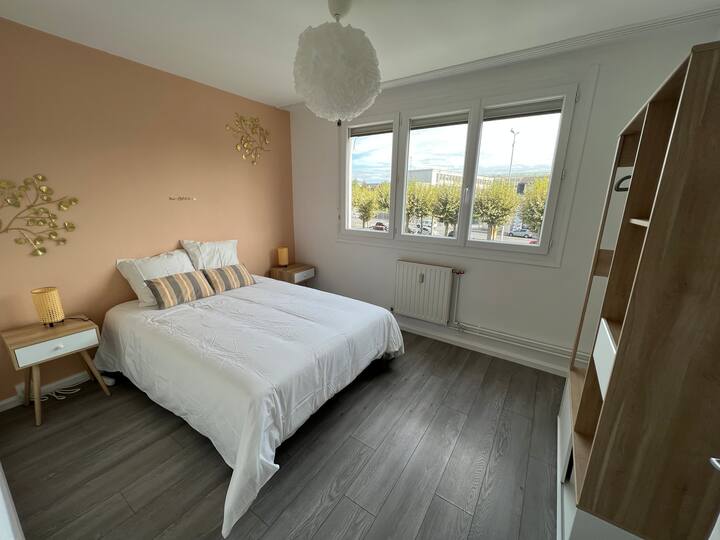 F3 Orléans Gare, Parking Fibre Apartments for Rent in Orléans, Centre