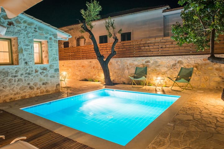 Luxurious Paradise Studio overlooking Ionian Sea
