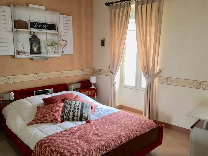 Chumba cha Wapenzi...