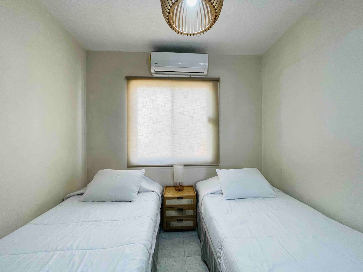 Spavaća soba jr. #2 s 2 kreveta za jednu osobu 