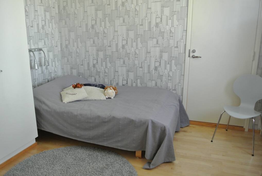 Makuuhuone 1 (sänky 120 cm)