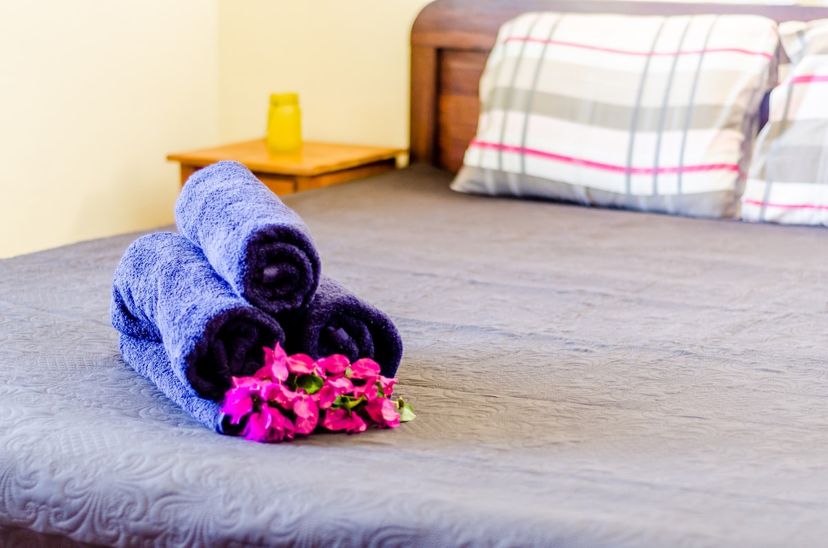 سرير رئيسي قريب