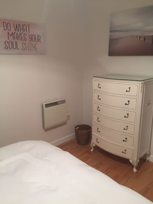 Bedroom unit with Heater