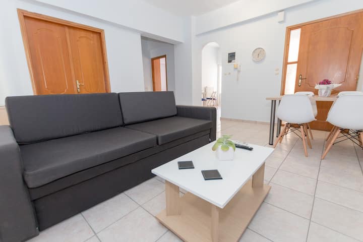 Georgia's Central, Spacious Apartment! - Chania