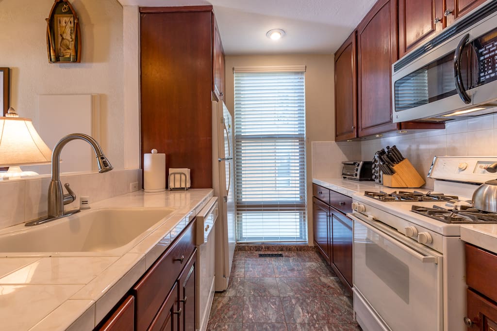 Fully equipped kitchen
