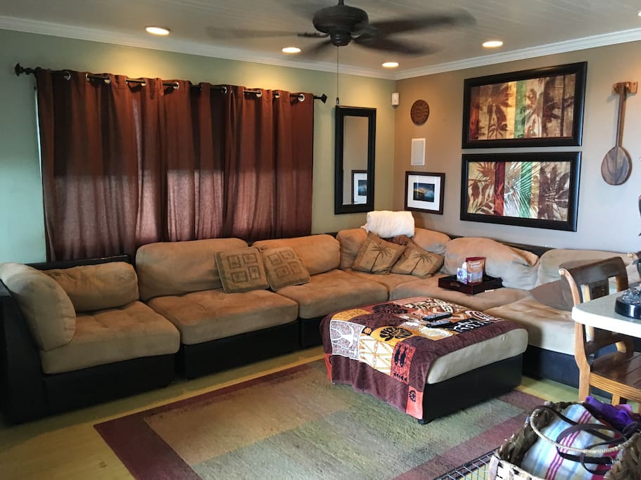 Living Room - Hawaiiana style with 52" TV/cable, Apple TV, etc.