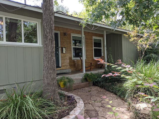 Quiet Cul de Sac in Cherrywood