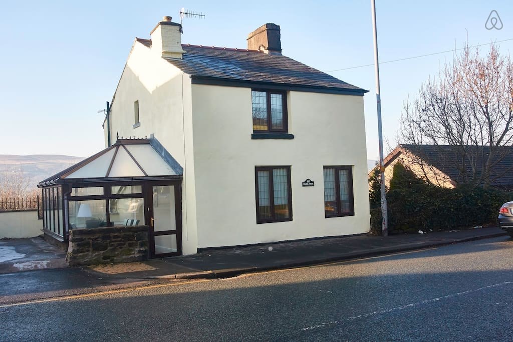 GORGEOUS COUNTRY HOUSE SLEEPS 8***