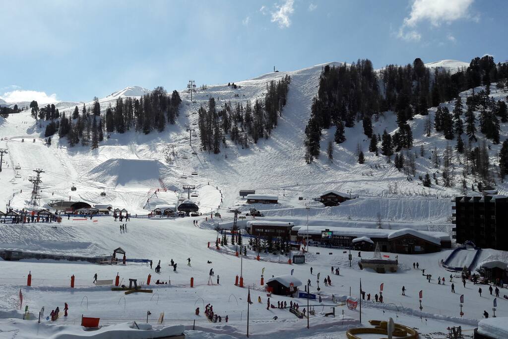L'école de ski aux pieds de l'appartement