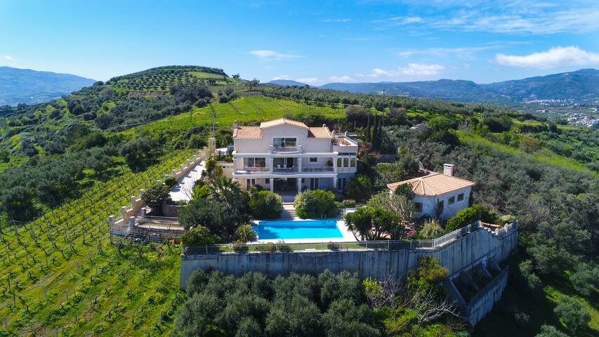 Luxury Villa Allure gallery image 2