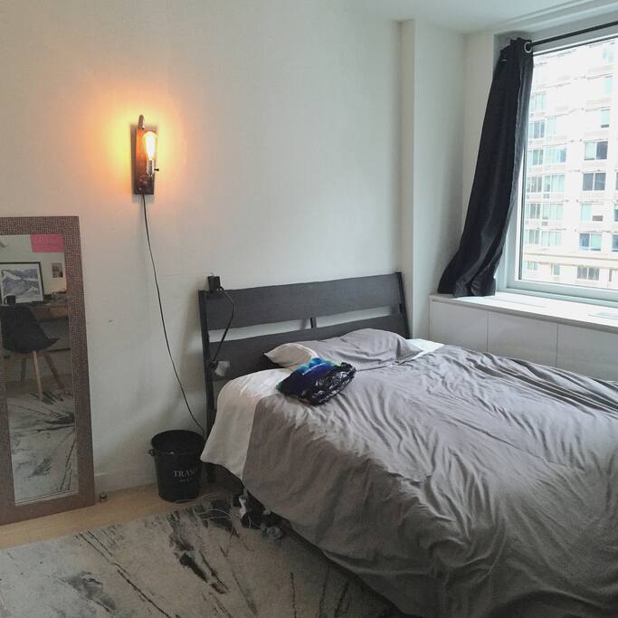 Full size bed