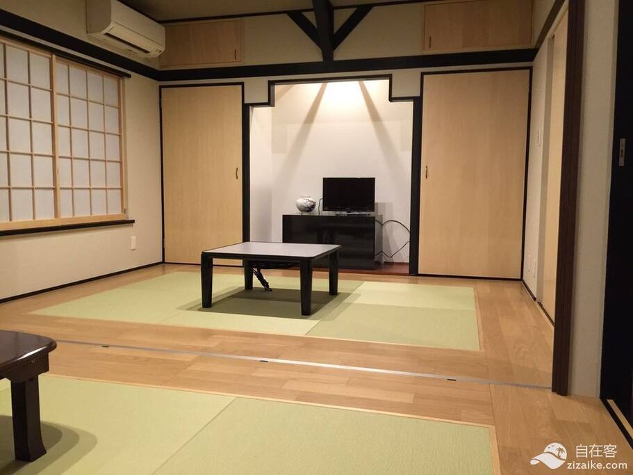 2 rooms which can be merged and converted to a larger room, occupies up to 6 people