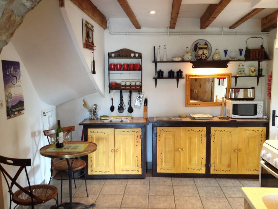 Fully equipped kitchen