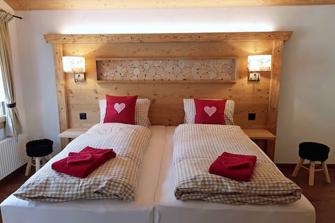 Chalet Guggerzyt - Apt. HEIDI****  im Alpenstyl