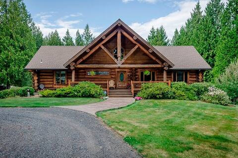 A Log House in a Magic Forest! Hot Tub!