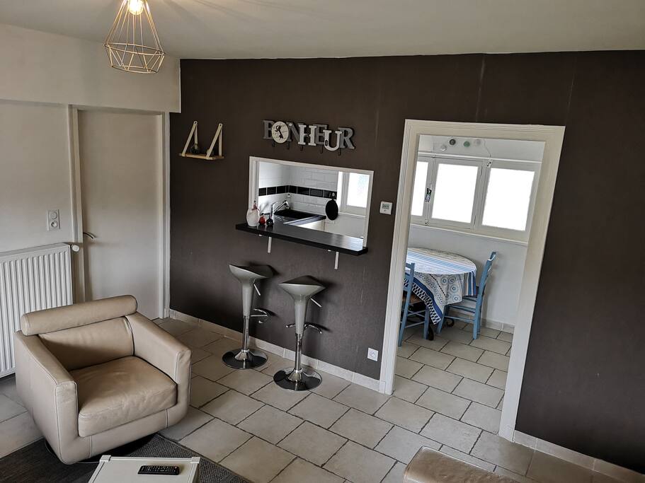 Salon - bar