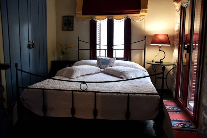 Chumba cha kulala cha Master - kitanda cha watu wawili