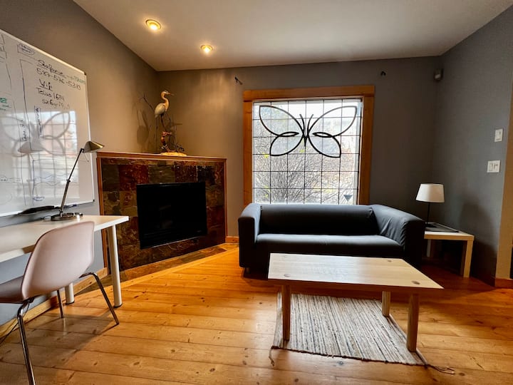 Century Home Minutes From Downtown - Wilder Institute/Calgary Zoo
