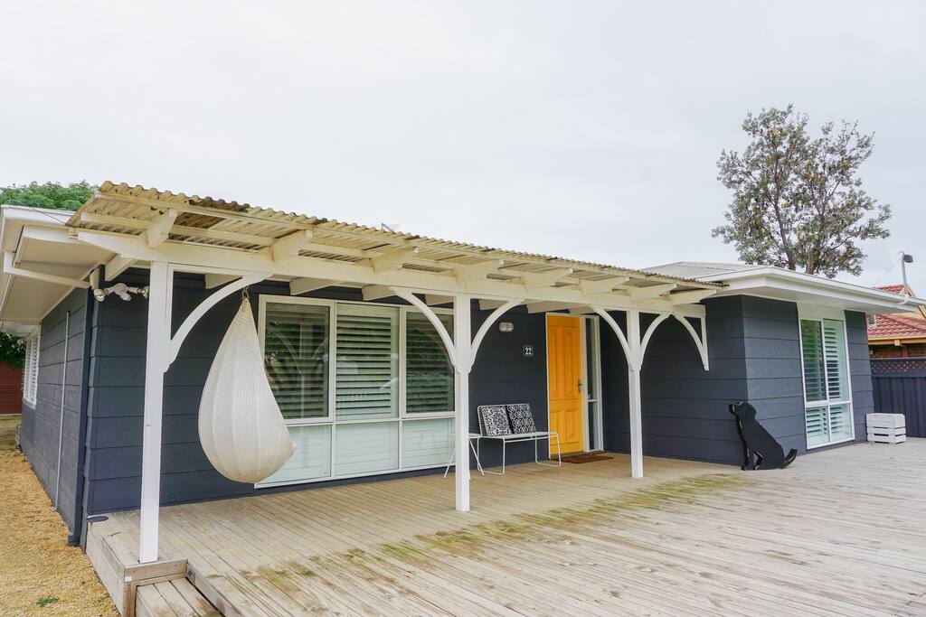 Side angle including large front deck