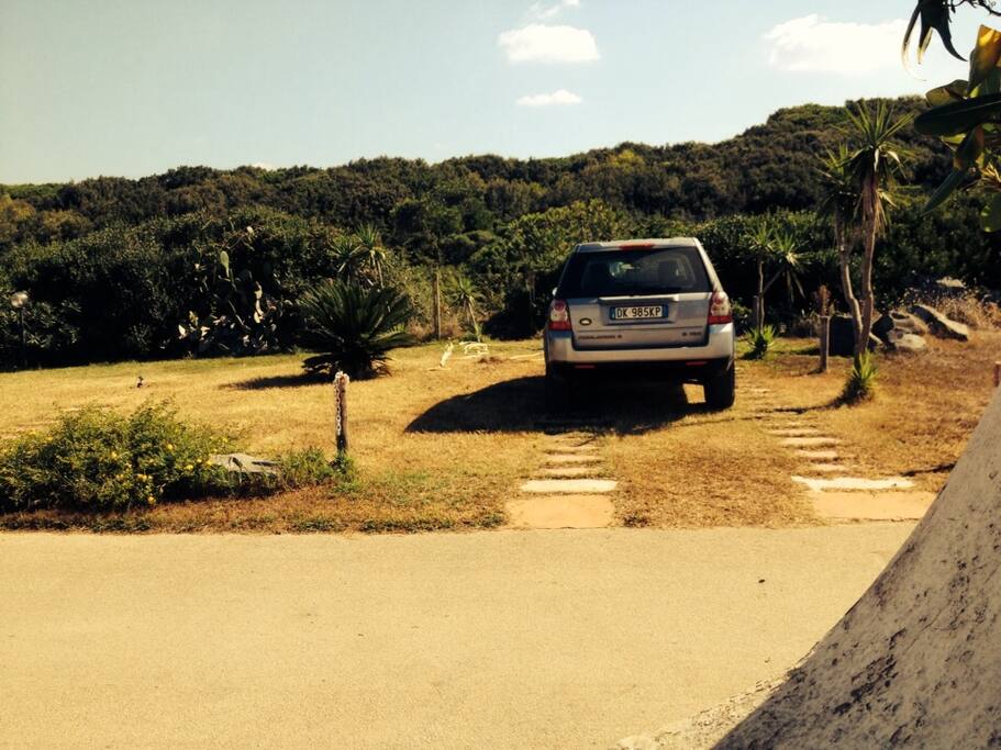 parcheggio esterno