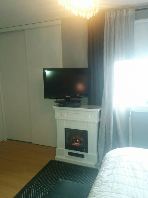 tv et foyer ds la chambre