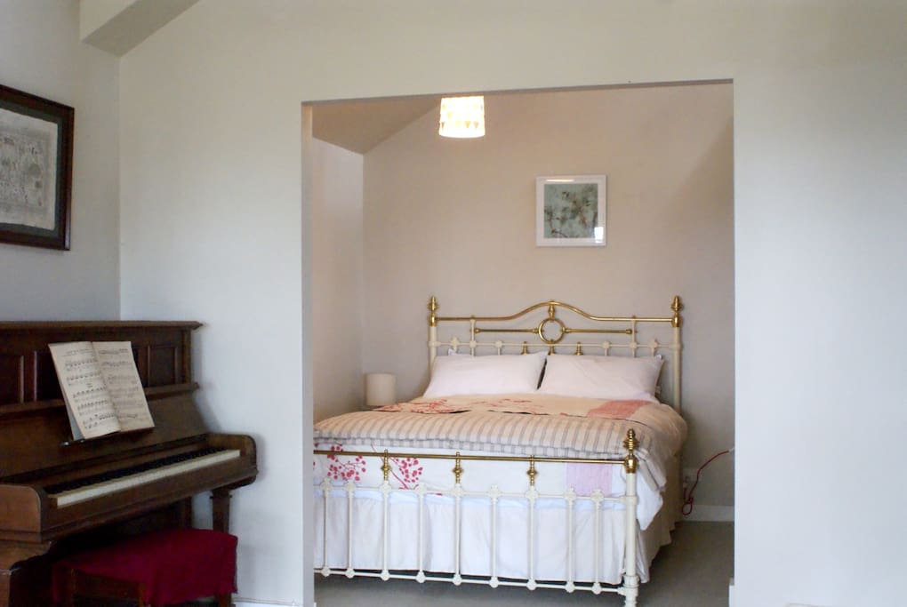 Studio bedroom