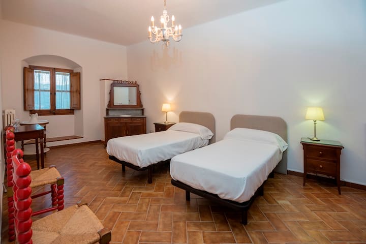 Kati 1 dhomë gjumi I Tower