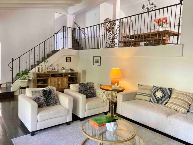 Entire villa on Sunset Strip gallery image 4