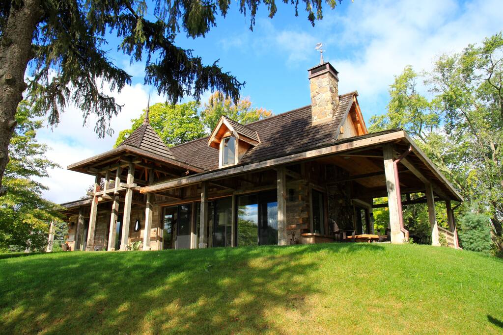 Designer Inspired Cabin w/ Lake - Cabins for Rent in ...