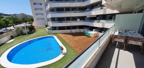 Comfortable sunny apartment with swimming-pool